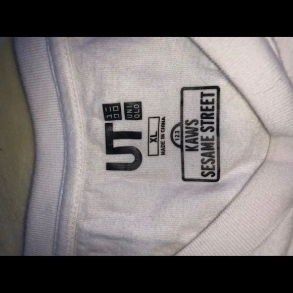 Kaws x Sesame Street Tee - Picture 3 of 3